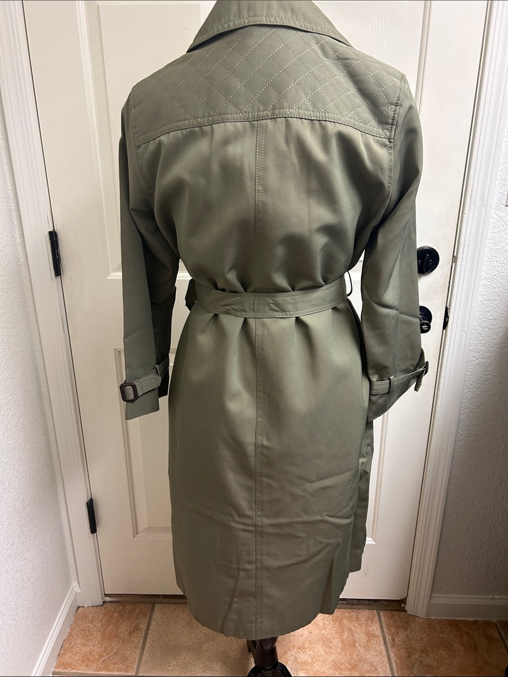 Blancheur Olive Green Trench Coat with Belt and pockets and detachable liner - Picture 7 of 11